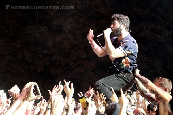 FOALS - 2019-08-25 - SAINT CLOUD - Domaine National - Scene de la Cascade - Yannis Philippakis